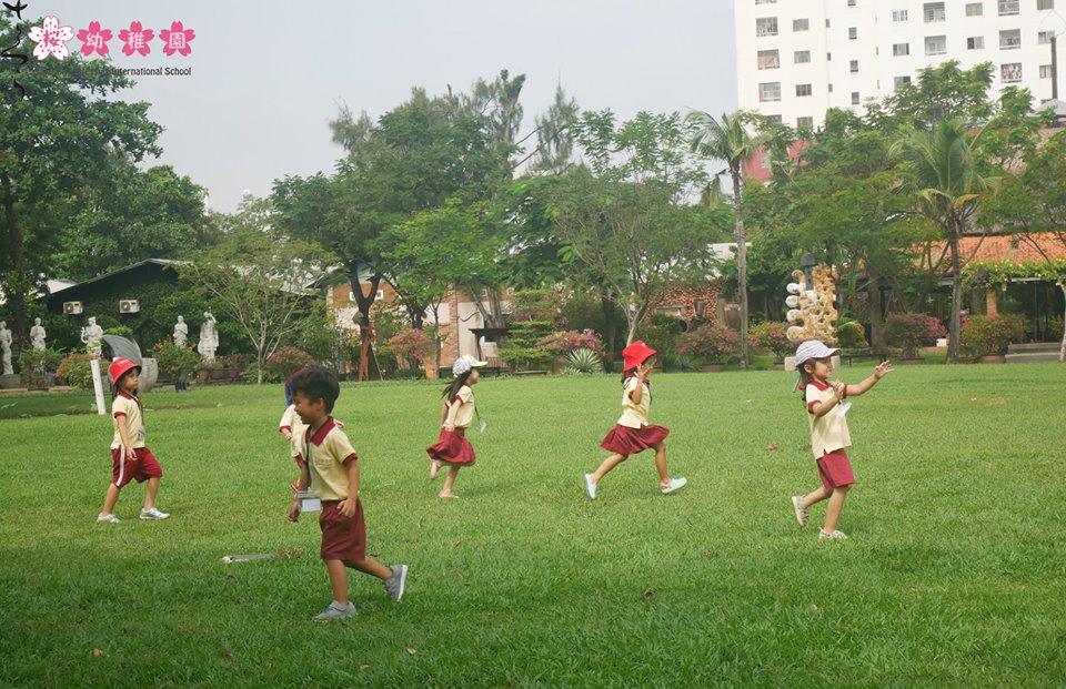 Mách ba mẹ các hoạt động vui chơi ngày hè dành cho bé yêu