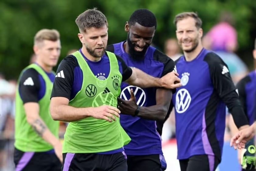 Antonio Rudiger bị xô xát trên sân tập của ĐT Đức trước thềm Euro 2024