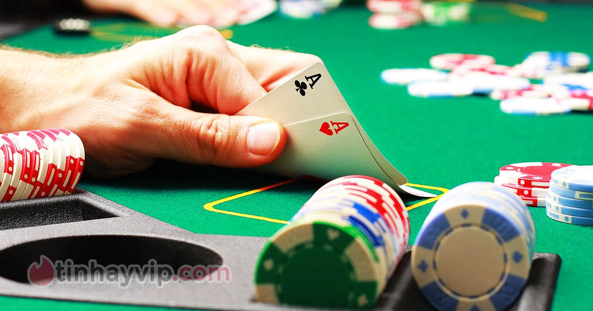 Cánh đánh bài Poker và kinh nghiệm chơi dễ thắng nhất