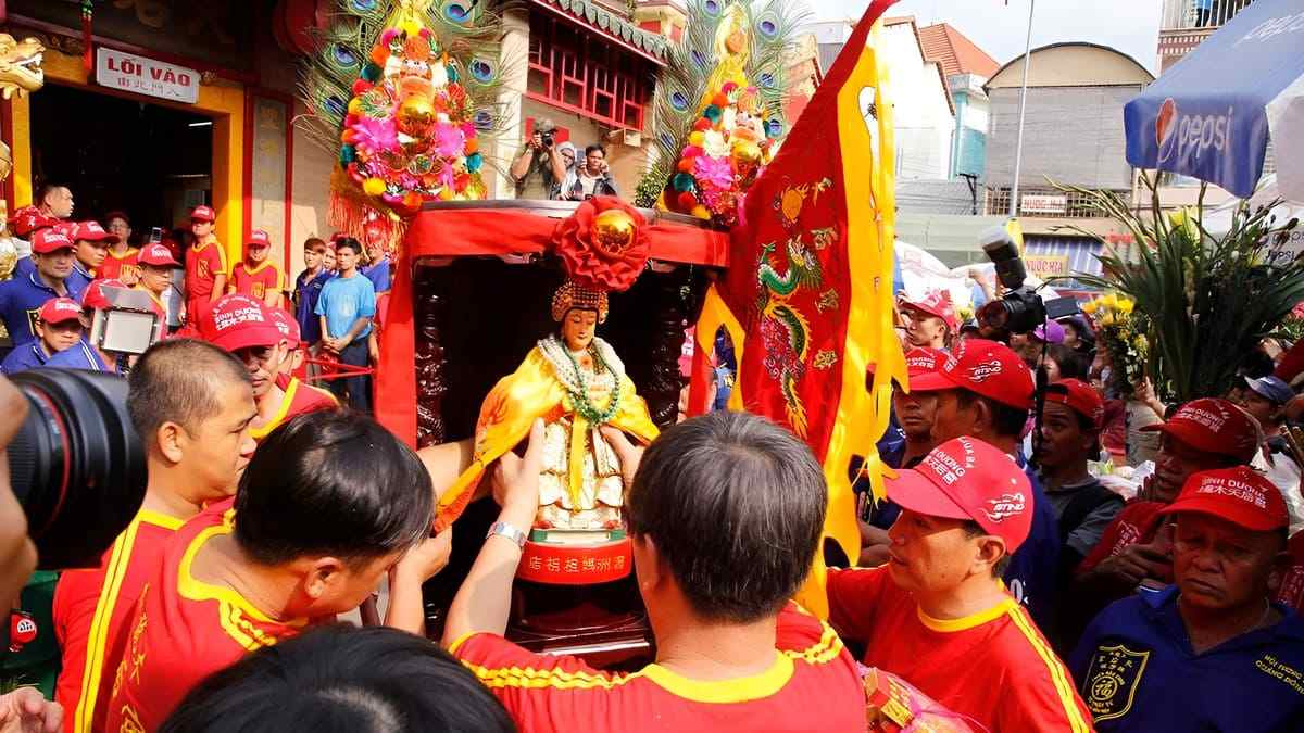 Chua Ba Thien Hau Festival