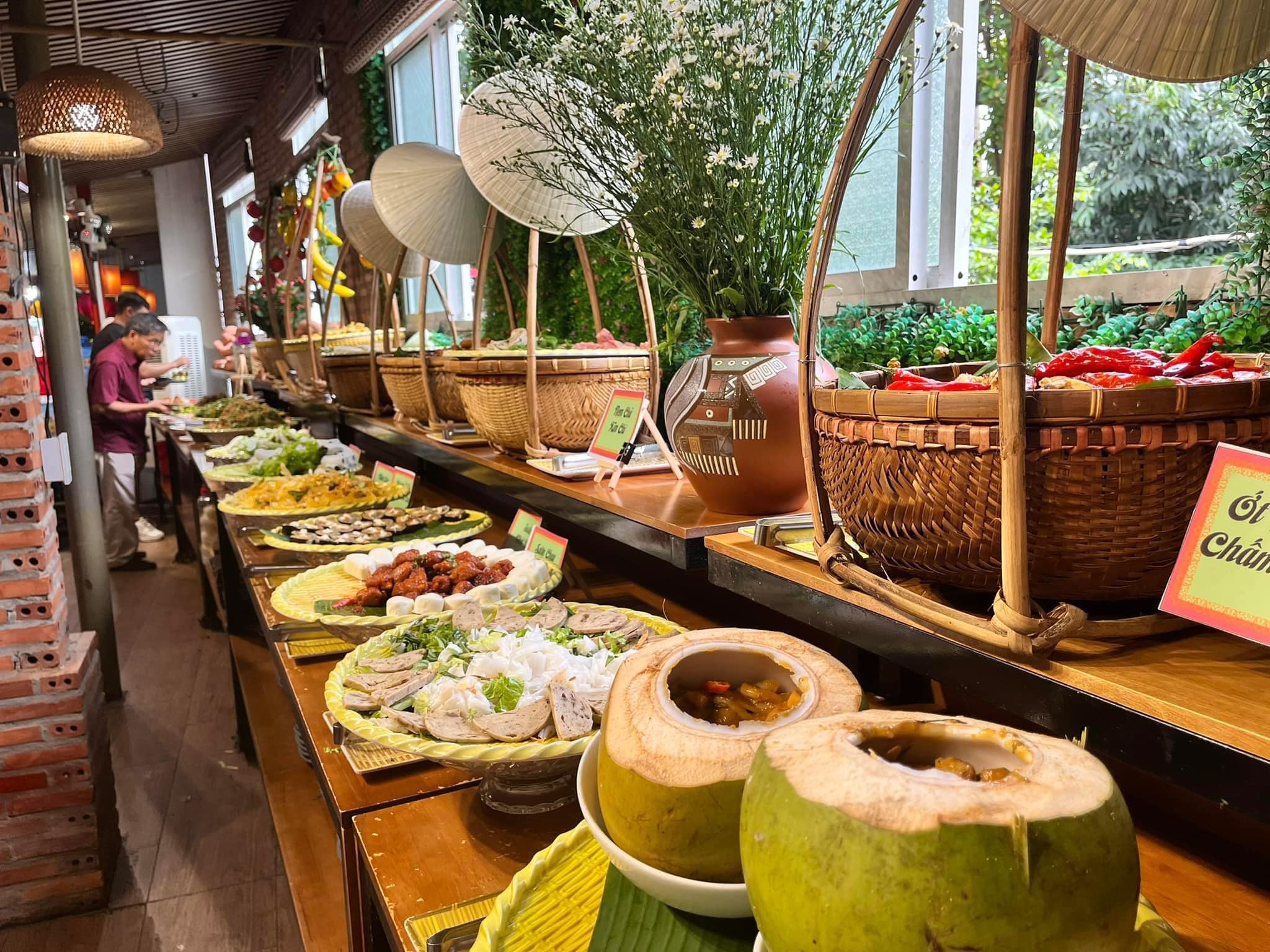 TOP 11 nhà hàng buffet chay ngon, nổi tiếng, thu hút khách ở TP.HCM