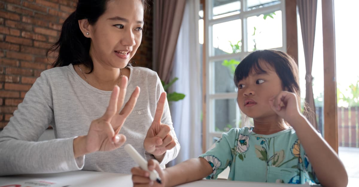 Toán tư duy Finger math và Soroban, phương pháp học toán nào phù hợp cho trẻ nhất?